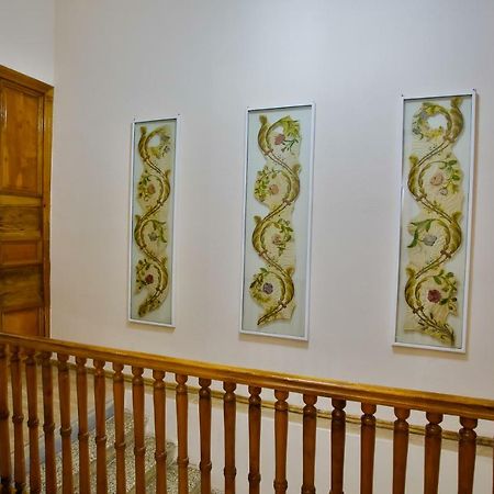Hotel Veneto Kutaisi Esterno foto