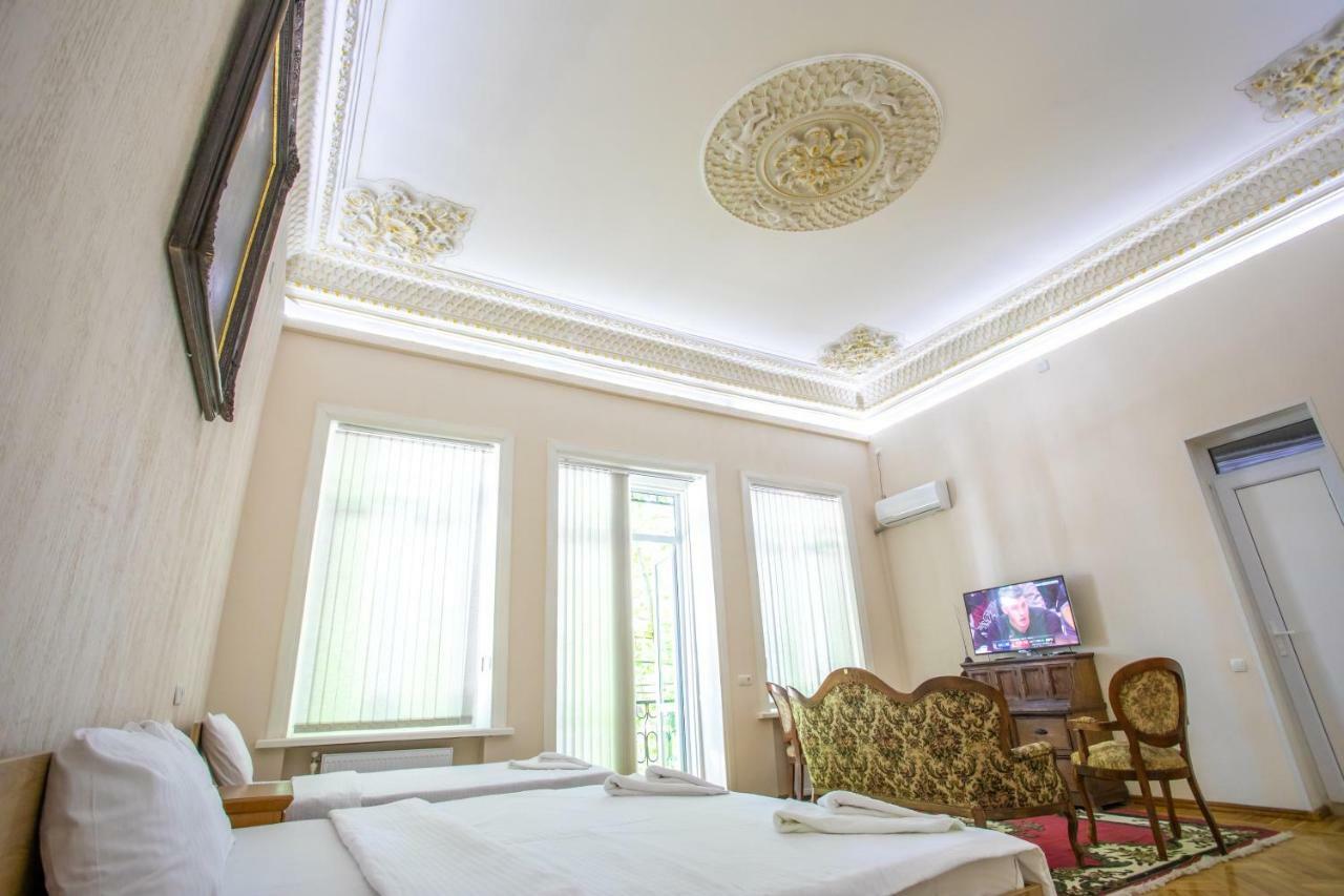 Hotel Veneto Kutaisi Esterno foto