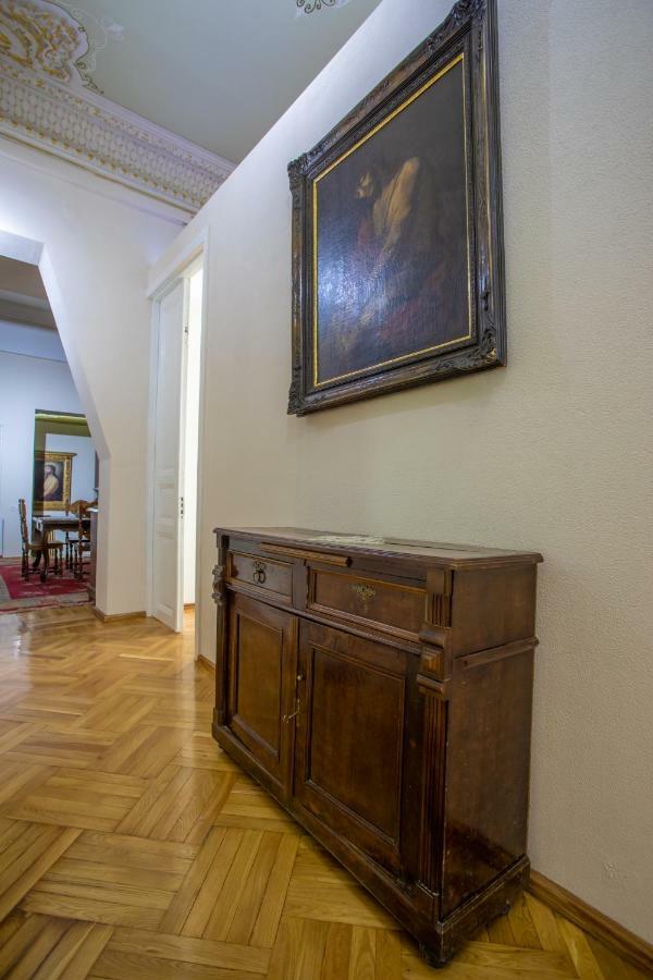Hotel Veneto Kutaisi Esterno foto