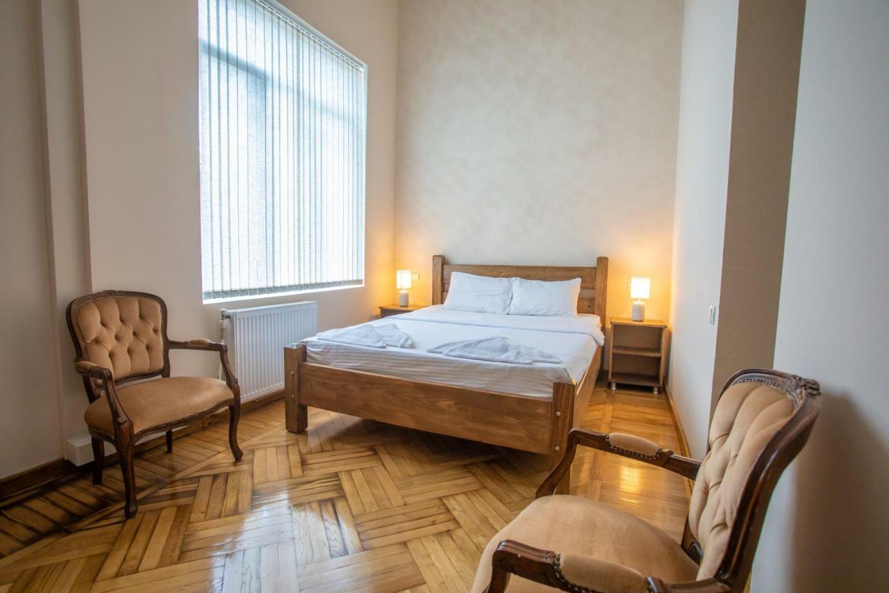 Hotel Veneto Kutaisi Esterno foto
