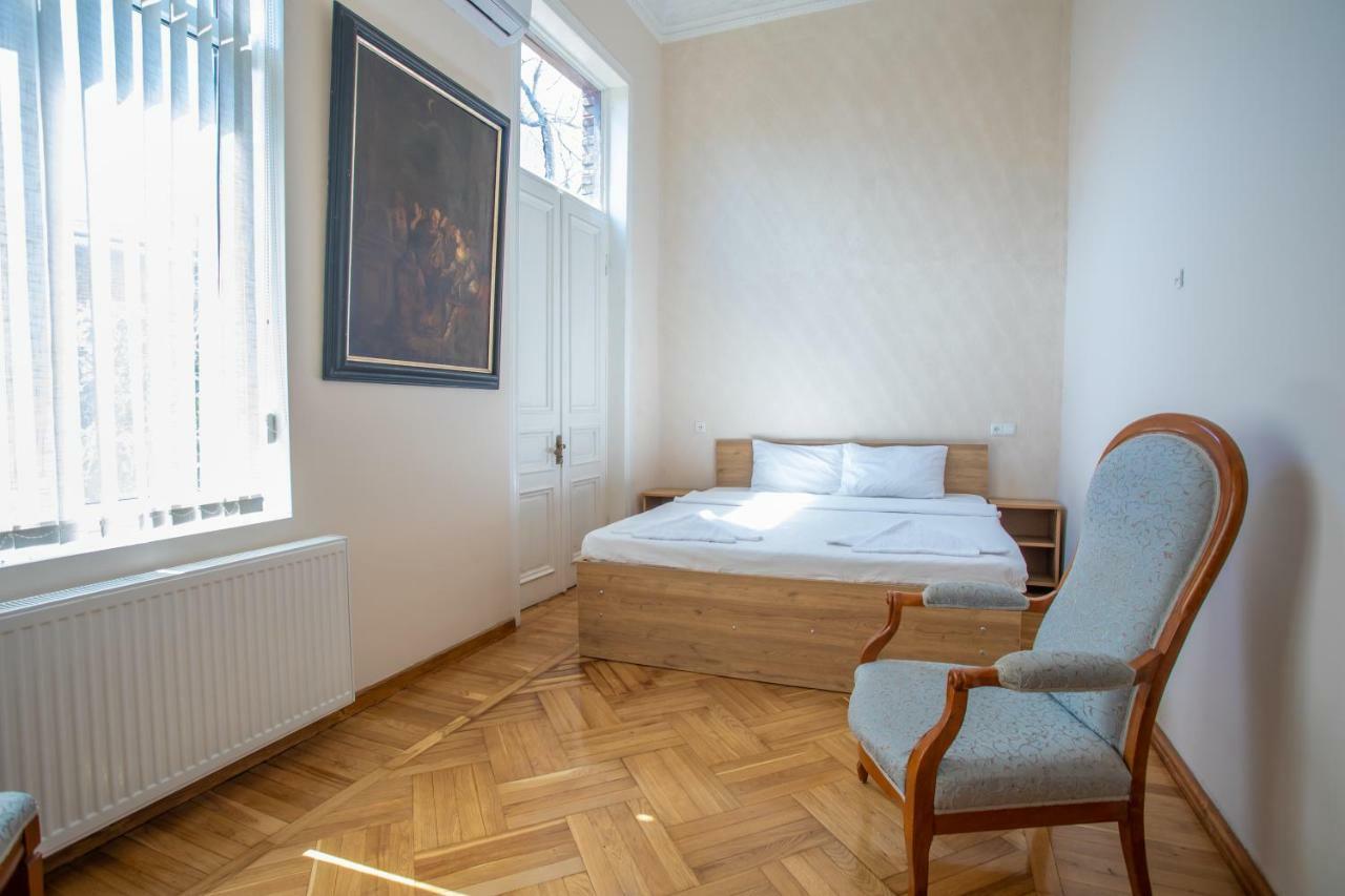 Hotel Veneto Kutaisi Esterno foto