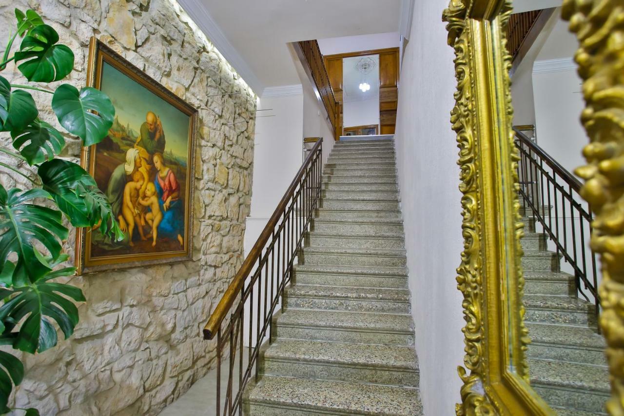 Hotel Veneto Kutaisi Esterno foto