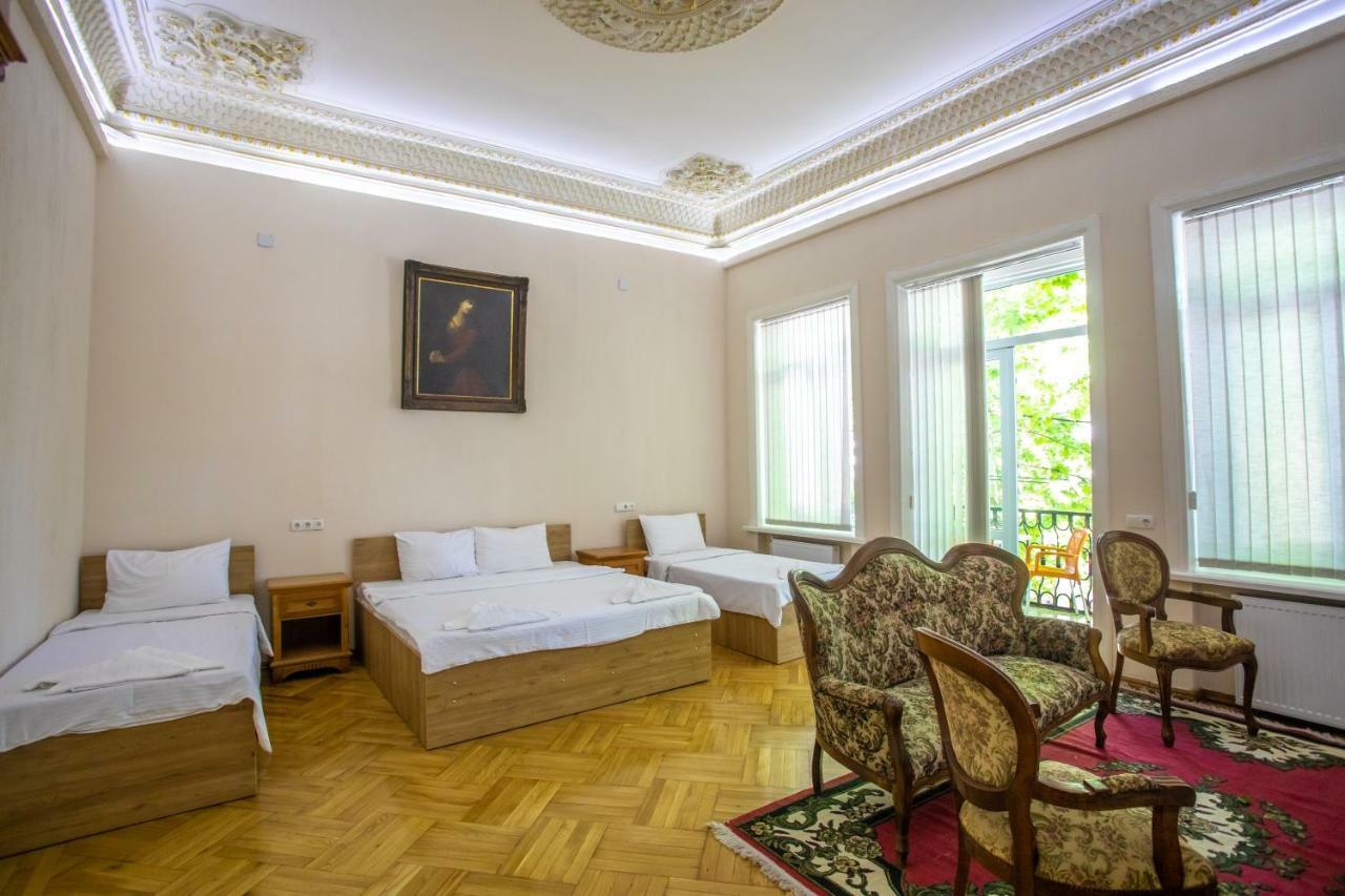Hotel Veneto Kutaisi Esterno foto
