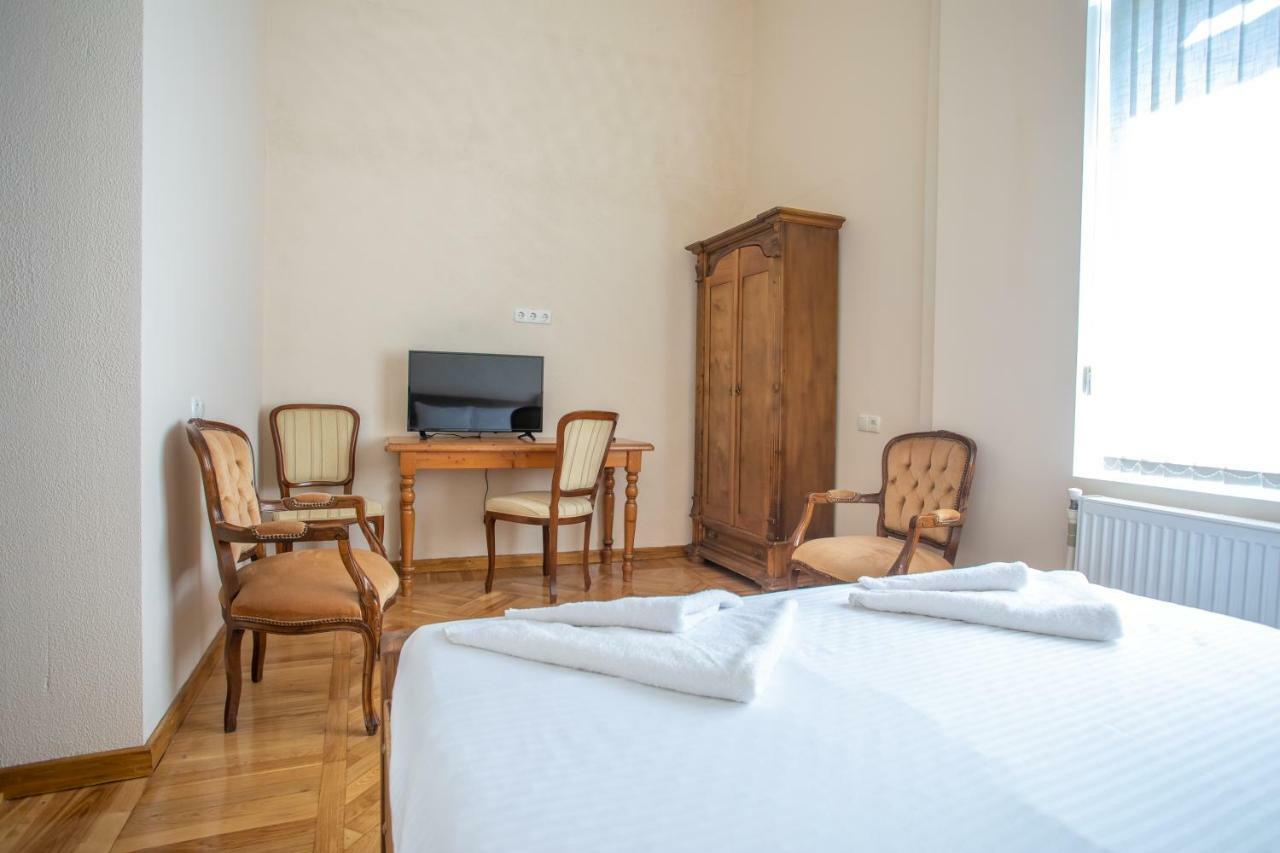 Hotel Veneto Kutaisi Esterno foto