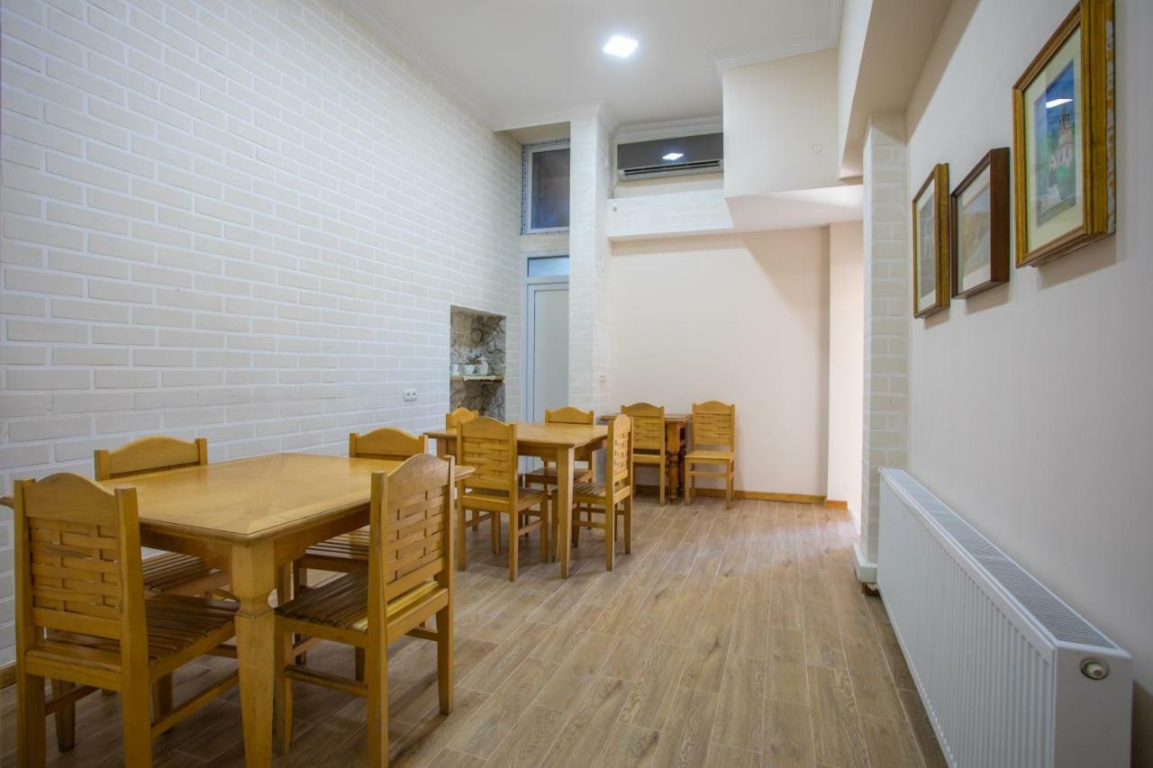 Hotel Veneto Kutaisi Esterno foto