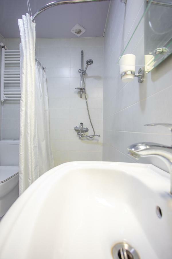 Hotel Veneto Kutaisi Esterno foto